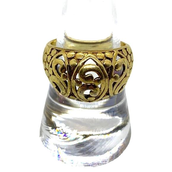 Large Fashion Costume Jewelry Ring Gold Tone Size 8 - Picture 2 of 16